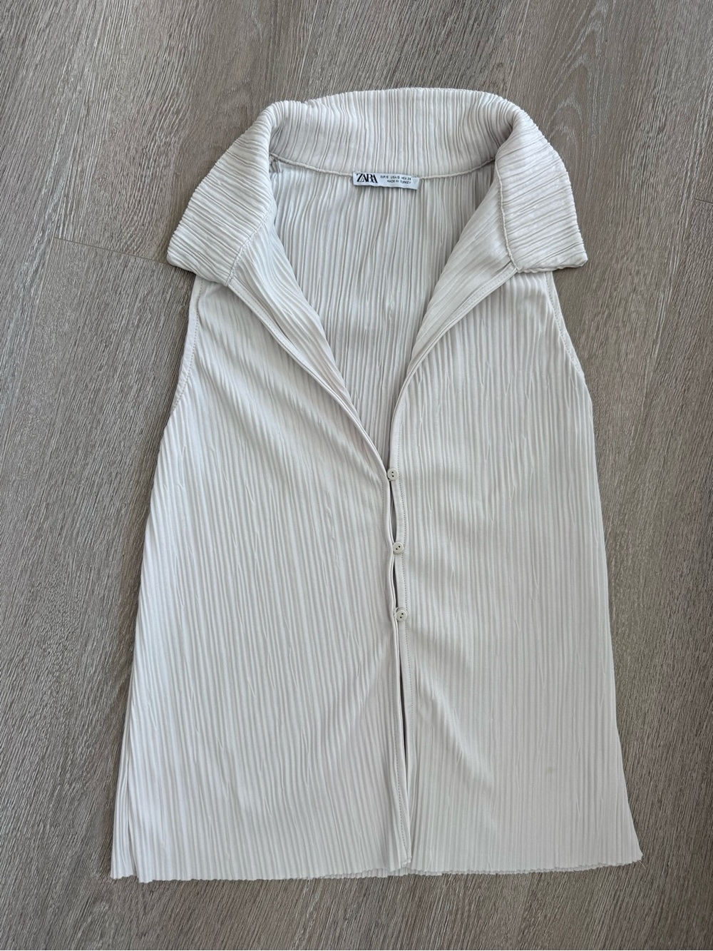 Zara Cream Pleated Sleeveless Top with Collar
